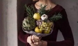 男朋友送的第一束鲜花娱乐吃瓜酱,男友送首束鲜花，揭秘甜蜜背后的吃瓜酱之谜