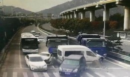 青岛大货车爆料视频最新,揭秘城市交通新隐患