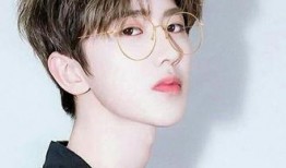 圈内人评论蔡徐坤爆料视频,圈内人评论揭秘幕后真相