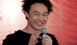 陈奕迅回港爆料了吗视频